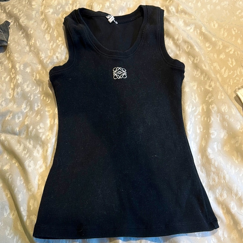 Women's ribbed knit tank with embroidered detail